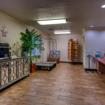 奥汤套房酒店 圣罗伯 外观 照片